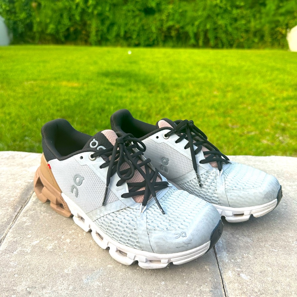 ON Cloud Helion Cloudtec Shoes, Glacier/Rose, Women's W7 US